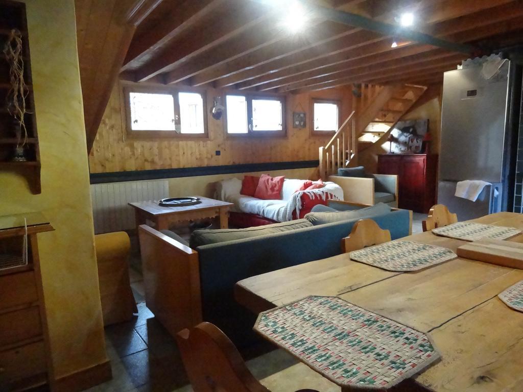 Les Nereides Studios Et Appartements Brides Les Bains Luaran gambar