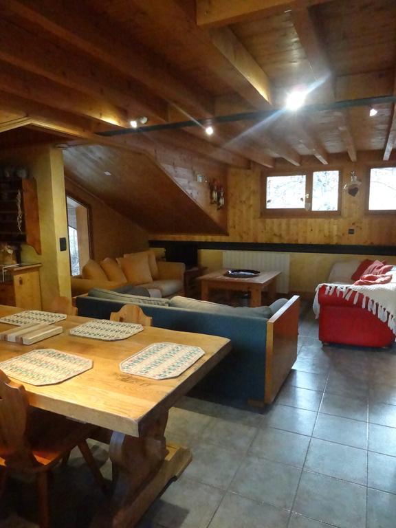 Les Nereides Studios Et Appartements Brides Les Bains Luaran gambar