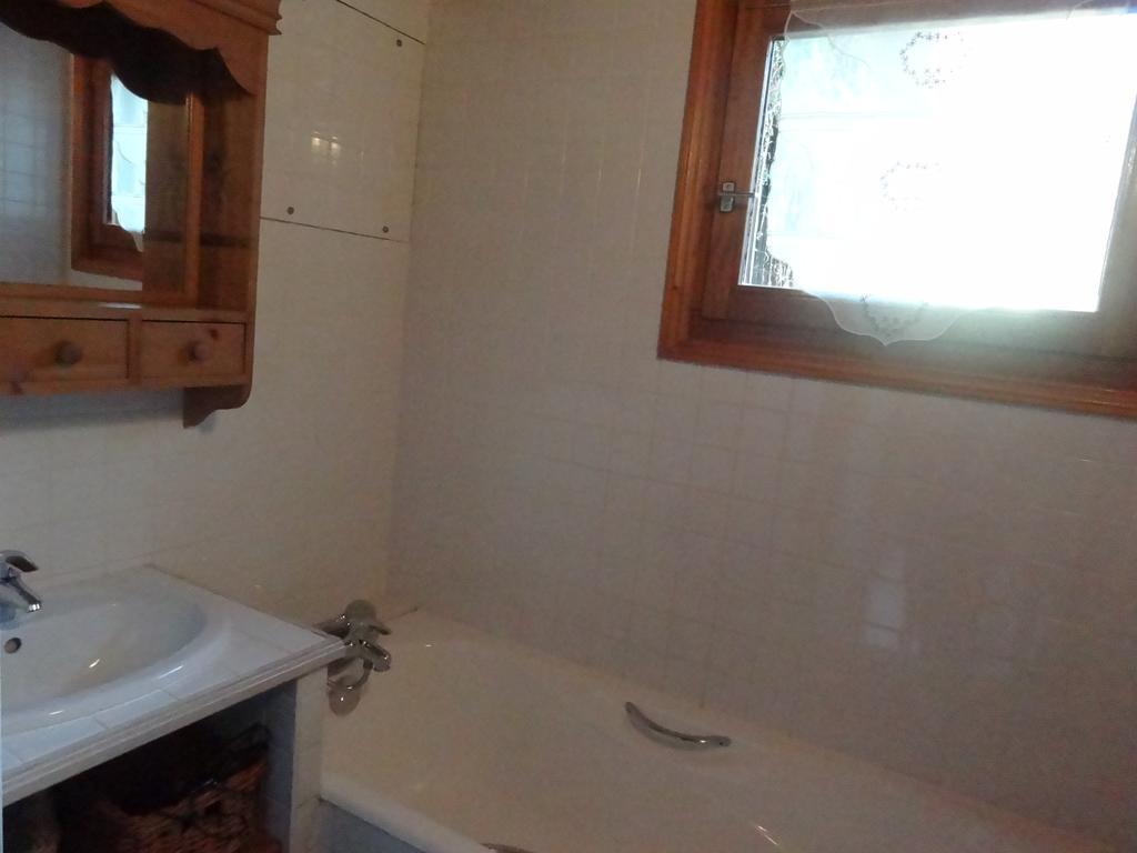 Les Nereides Studios Et Appartements Brides Les Bains Luaran gambar