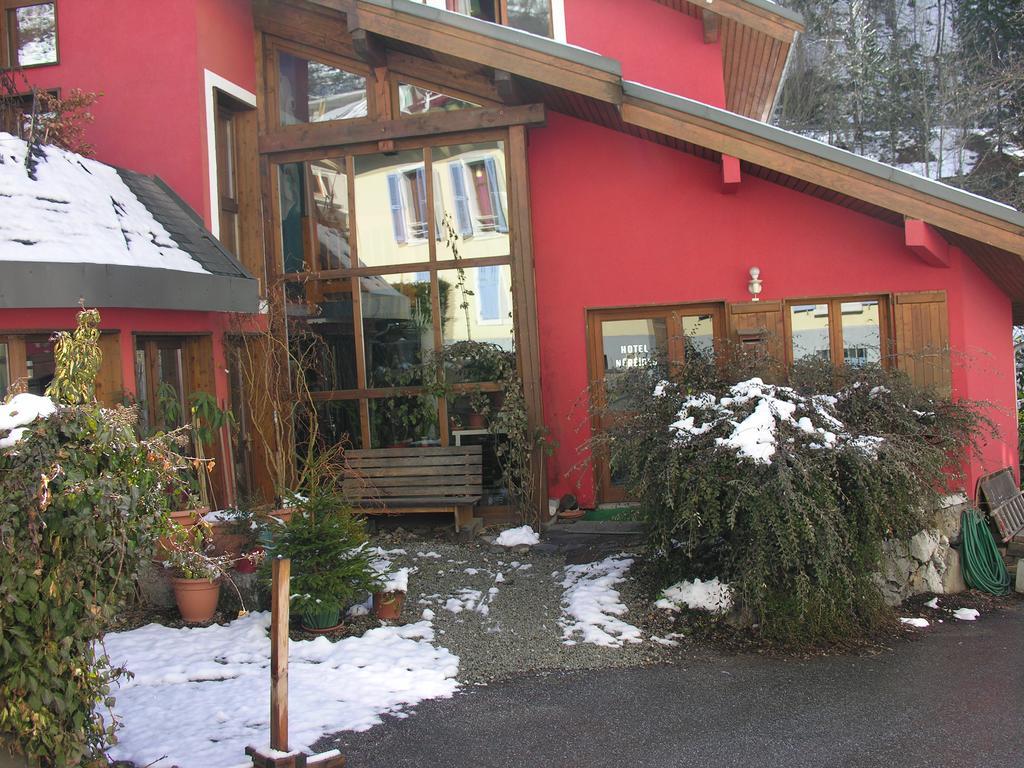 Les Nereides Studios Et Appartements Brides Les Bains Luaran gambar
