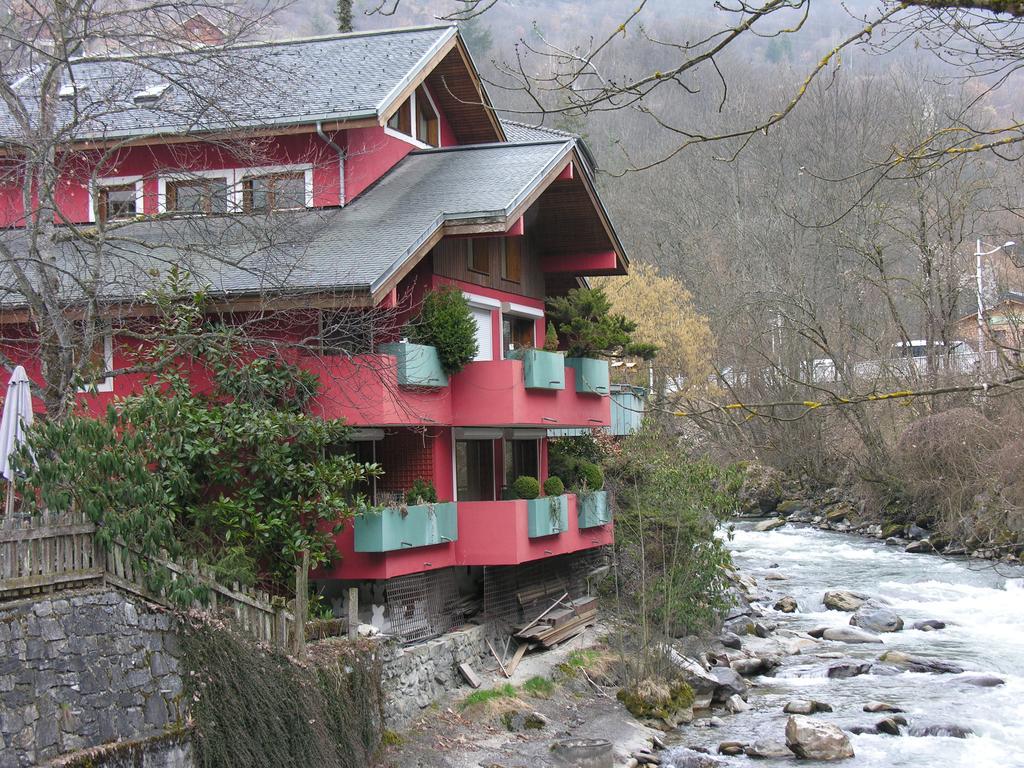 Les Nereides Studios Et Appartements Brides Les Bains Luaran gambar